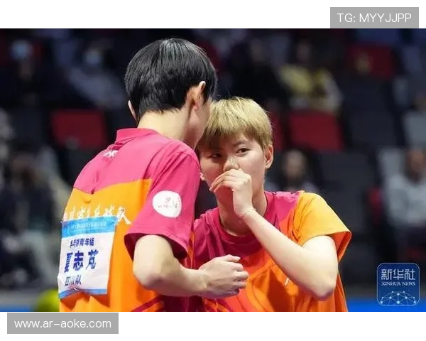 U18混合双打冠军由四川组合夏志芃高雨欣获得