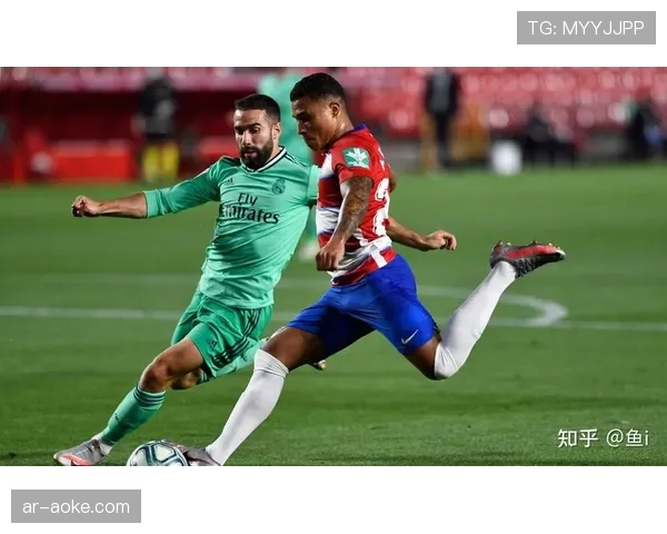 格拉纳达保级关键战前,训练基地对媒体开放展示备战状态